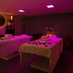 Royal Blue Hotel